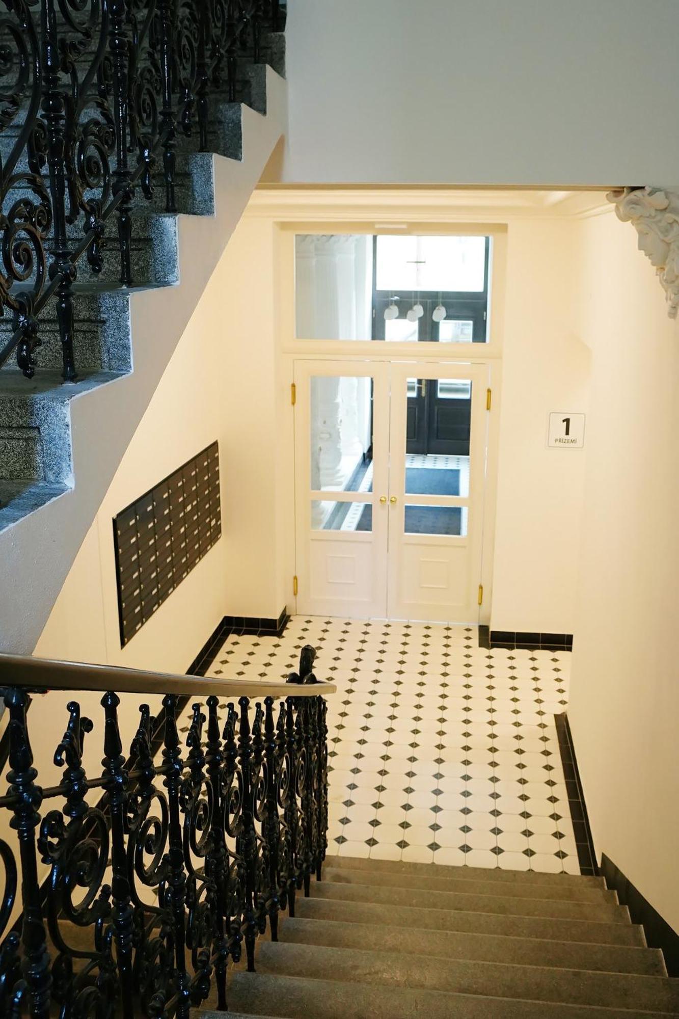 Luxemi Apartments I City Center Premium Studio براغ المظهر الخارجي الصورة