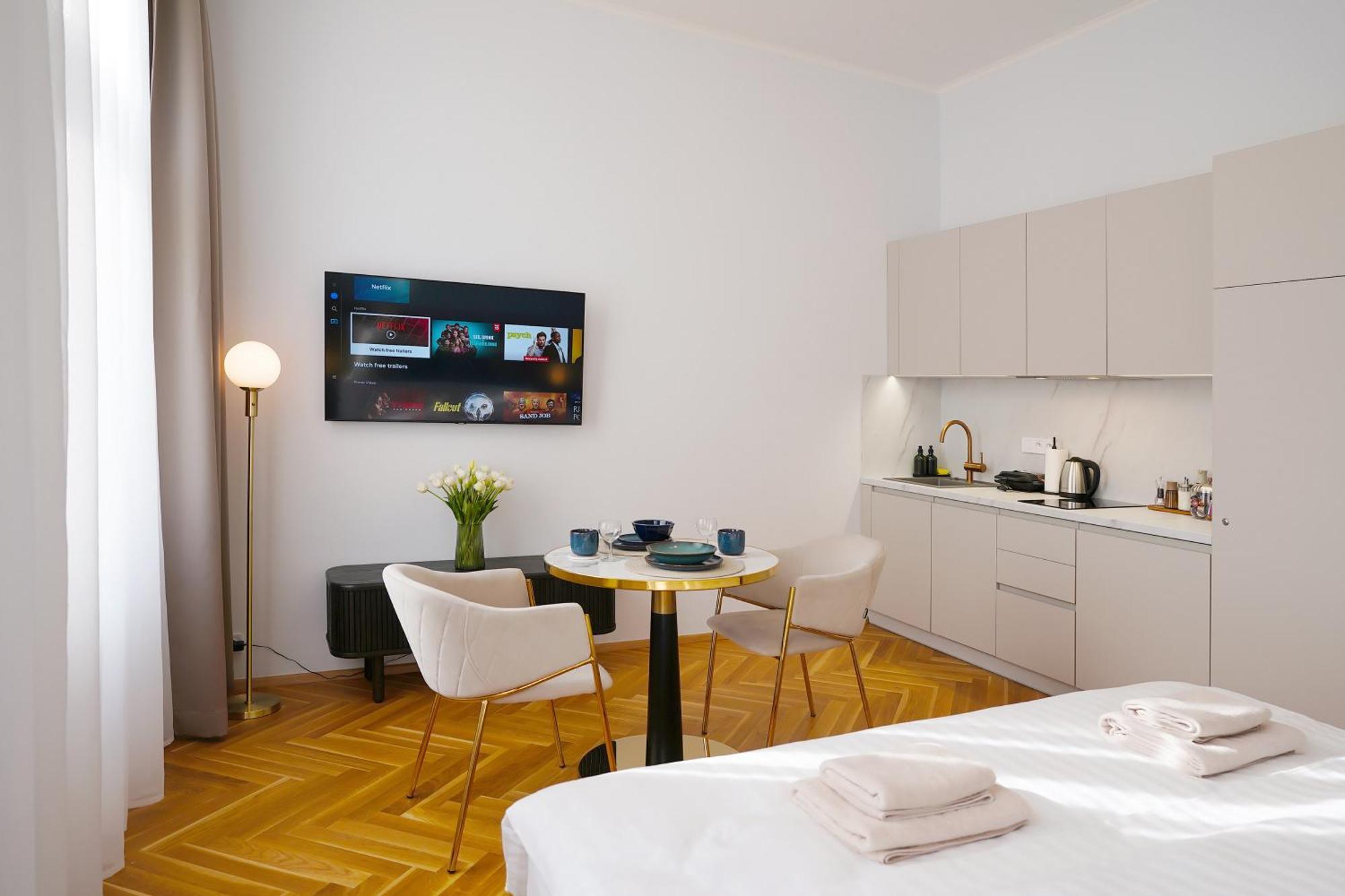 Luxemi Apartments I City Center Premium Studio براغ الغرفة الصورة