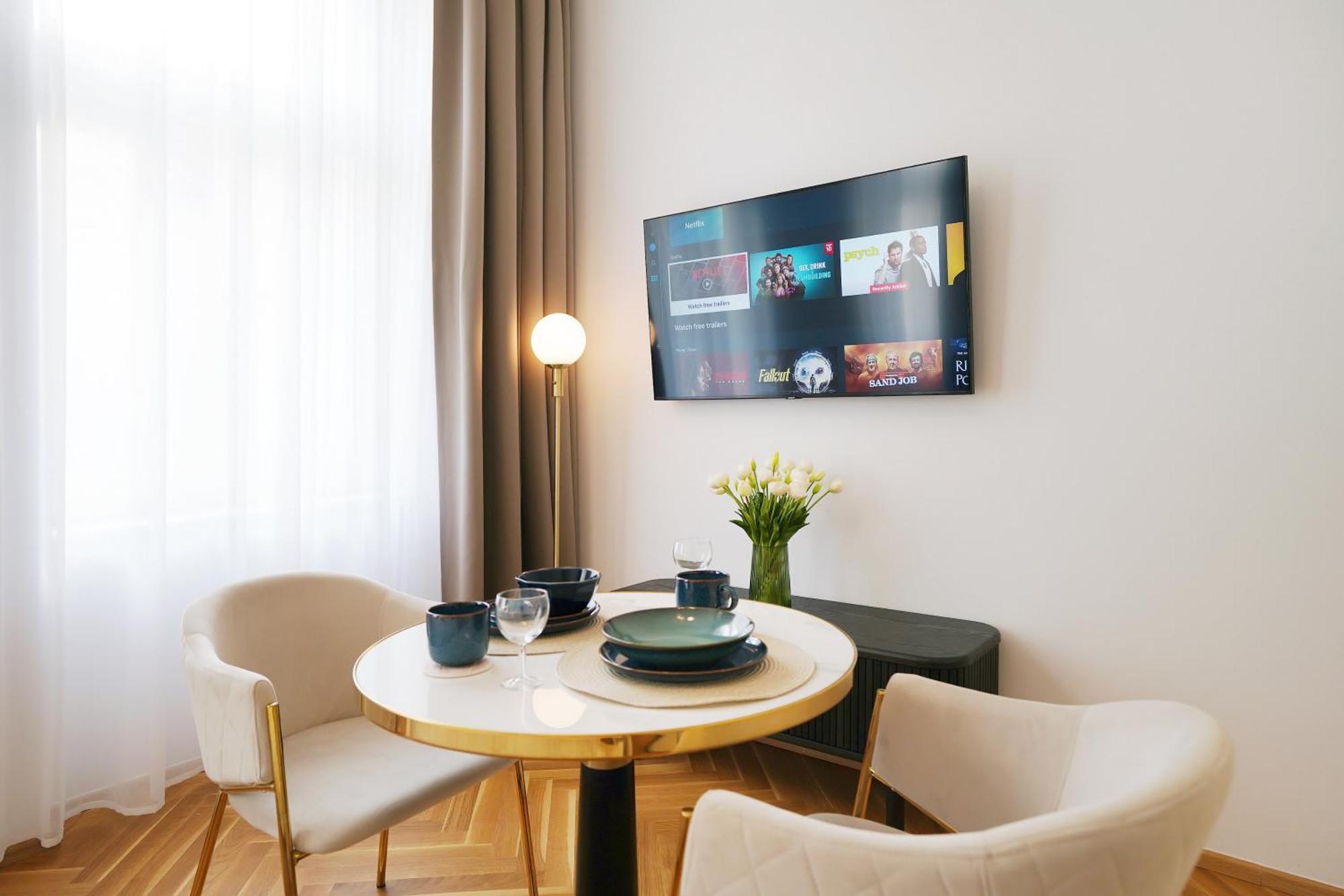 Luxemi Apartments I City Center Premium Studio براغ المظهر الخارجي الصورة